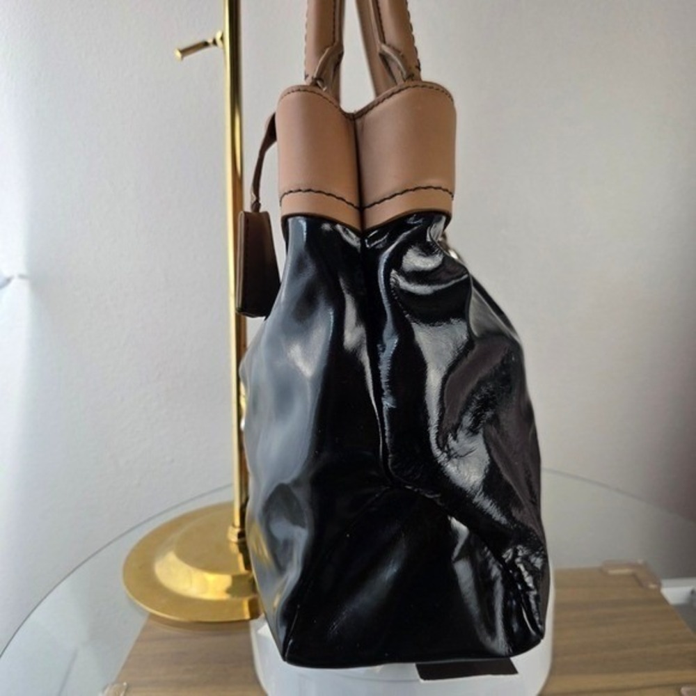Bally Switzerland Mairie Patent Leather Hobo Satchel Bag Purse Key Black Tan - Picture 3 of 16
